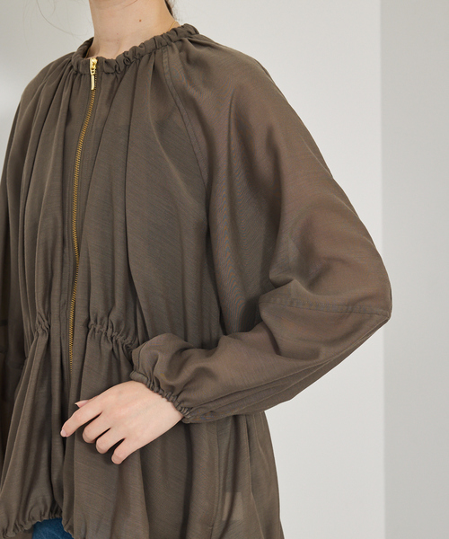 qualite(カリテ)の「【夏の羽織りアイテム◎】ラウンドスリーブギャザーブルゾン/シアー/パフスリーブ/サマージャケット(ブルゾン・レディース・オフホワイト/ブルー/カーキ・フリー)」の18枚目の写真