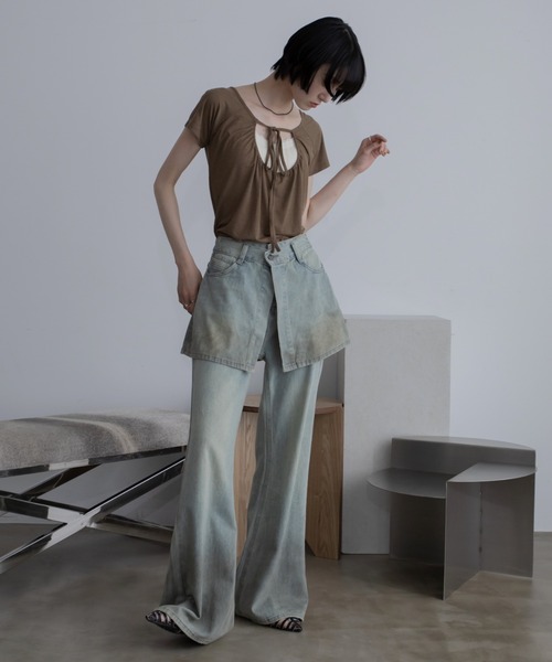 VACANCY(ヴァカンシー)の「2wayフロントホールリボンチョーカートップス(Tシャツ/カットソー・レディース・ブラウン/ブラック/アイボリー・FREE)」の14枚目の写真