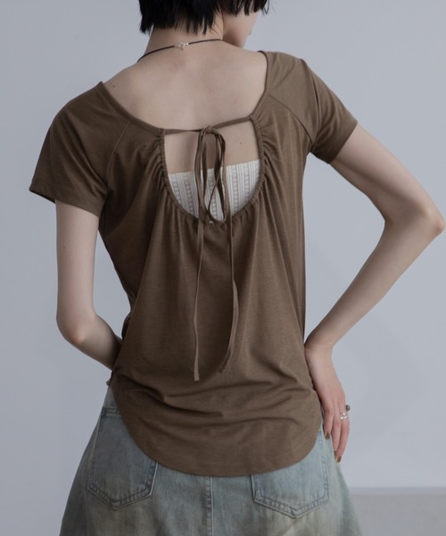 VACANCY(ヴァカンシー)の「2wayフロントホールリボンチョーカートップス(Tシャツ/カットソー・レディース・ブラウン/ブラック/アイボリー・FREE)」の7枚目の写真