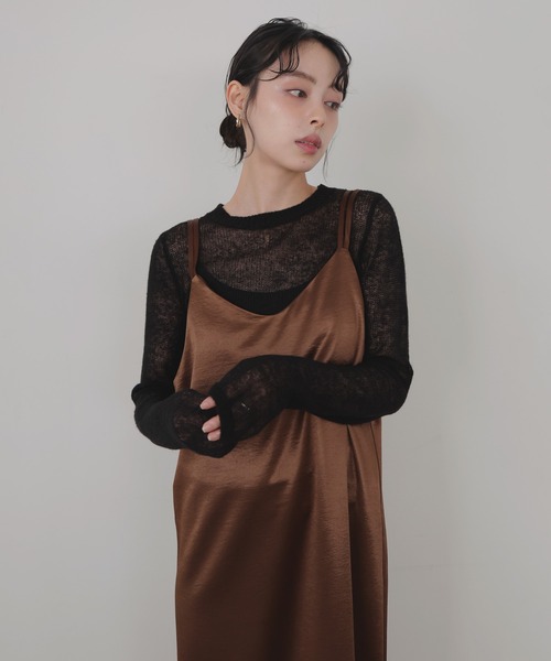 LIAN（リアン）の「サテンキャミワンピース（ワンピース・レディース・アイボリー/ブラック/グレイッシュベージュ/ブラウン・FREE）」の12枚目の写真