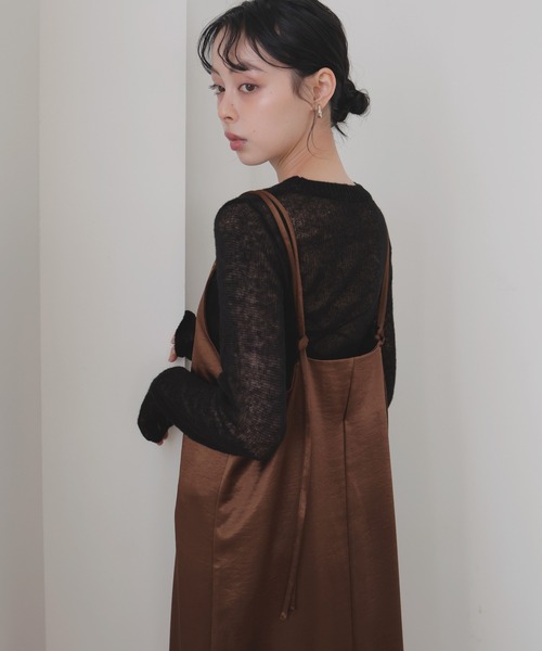 LIAN（リアン）の「サテンキャミワンピース（ワンピース・レディース・アイボリー/ブラック/グレイッシュベージュ/ブラウン・FREE）」の14枚目の写真