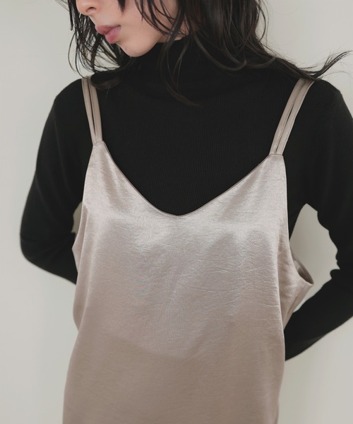 LIAN（リアン）の「サテンキャミワンピース（ワンピース・レディース・アイボリー/ブラック/グレイッシュベージュ/ブラウン・FREE）」の22枚目の写真