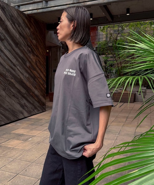 ELEMENT（エレメント）の「ELEMENT メンズ ESSENTIAL SS Tシャツ 【2025年秋冬モデル】/エレメント速乾UVケアバックプリント半袖Tシャツ（Tシャツ/カットソー・メンズ・グレー/ホワイト・MEDIUM/LARGE/X-LARGE）」の15枚目の写真