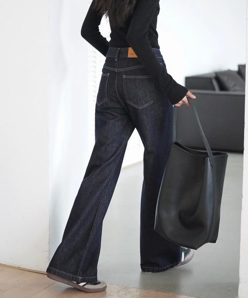 EIGHTHMONTH（エイスマンス）の「インディゴ フレアジーンズ EM25a010【EIGHTHMONTH】（デニムパンツ・レディース・ブルー・S/M/L）」の6枚目の写真