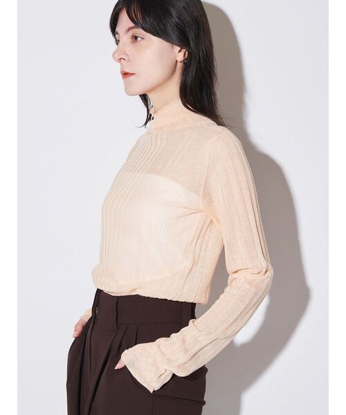 ELENDEEK（エレンディーク）の「ハイネックシアーリブニット（ニット/セーター・レディース・レッド/オフホワイト/オレンジ/ラベンダー/ブラック/グレー・FREE）」の6枚目の写真