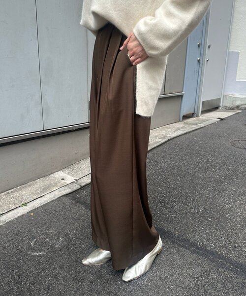 SHENERY(シーナリー)の「ダブルタックワイドパンツ(その他パンツ・レディース・ブラック/アイボリー/グレー/ブラウン・38/36)」の16枚目の写真