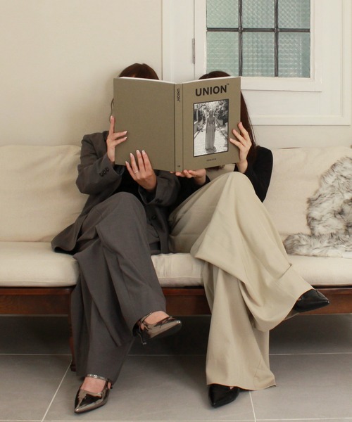 Reurie'（レウリィ）の「【2サイズ展開】タックワイドスラックス / ロング丈 きれいめ シンプル 大人カジュアル オフィスカジュアル 低身長 高身長 セットアップ グレー ブラック アイボリー ベージュ（スラックス・レディース・アイボリー/ブラック/グレー・SMALL/MEDIUM）」の17枚目の写真