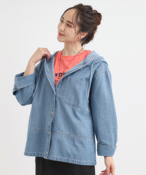 SHOO・LA・RUE（シューラルー）の「【S-LL】こなれ感ある着こなしに デニムフーディーブルゾン（デニムジャケット・レディース・ブルー/ネイビー・03/02/01/04）」の3枚目の写真