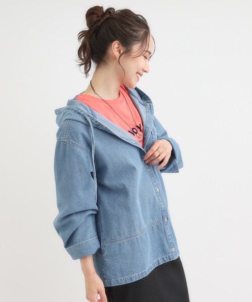 SHOO・LA・RUE（シューラルー）の「【S-LL】こなれ感ある着こなしに デニムフーディーブルゾン（デニムジャケット・レディース・ブルー/ネイビー・03/02/01/04）」の4枚目の写真