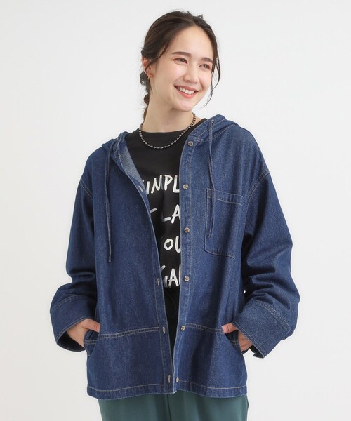 SHOO・LA・RUE（シューラルー）の「【S-LL】こなれ感ある着こなしに デニムフーディーブルゾン（デニムジャケット・レディース・ブルー/ネイビー・03/02/01/04）」の7枚目の写真