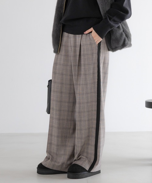 Elura(エルーラ)の「<WEB限定>スリムウォームラインワイドパンツ/591846(その他パンツ・レディース・チェック/ベージュ/ブラック/ライトグレー・FREE)」の4枚目の写真