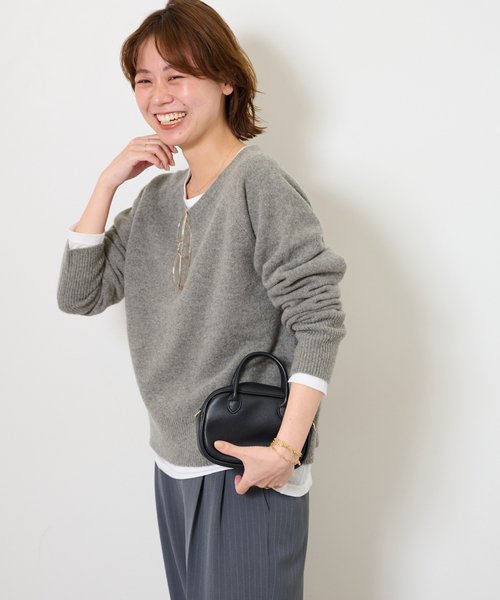 JOURNAL STANDARD relume（ジャーナルスタンダード　レリューム）の「《追加 / 新色》ウールカシミヤVネックプルオーバー（ニット/セーター・レディース・チャコールグレー/レッド/グリーン/ベージュ系その他・FREE）」の10枚目の写真