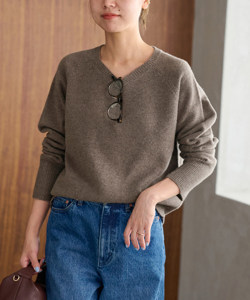 JOURNAL STANDARD relume（ジャーナルスタンダード　レリューム）の「《追加 / 新色》ウールカシミヤVネックプルオーバー（ニット/セーター・レディース・チャコールグレー/レッド/グリーン/ベージュ系その他・FREE）」の16枚目の写真