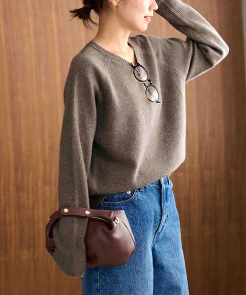 JOURNAL STANDARD relume（ジャーナルスタンダード　レリューム）の「《追加 / 新色》ウールカシミヤVネックプルオーバー（ニット/セーター・レディース・チャコールグレー/レッド/グリーン/ベージュ系その他・FREE）」の17枚目の写真