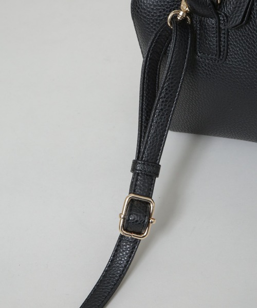 NANO universe(ナノユニバース)の「2wayショルダースクエアミニボストンバッグ(ショルダーバッグ・レディース・ブラック/ライトグレー/ブラウン・F)」の16枚目の写真