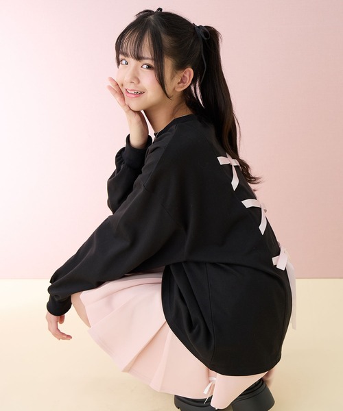 Amourire girl（アムリールガール）の「バックレースアッププルオーバー（スウェット・キッズ・サックスブルー/ブラック・160cm/150cm/140cm/130cm）」の2枚目の写真