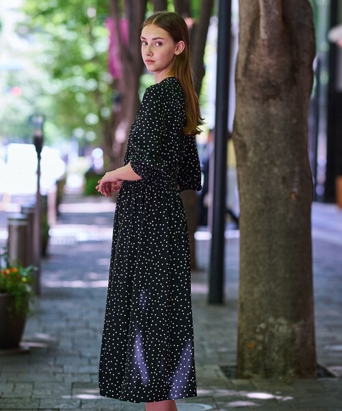 DRESSTERIOR(ドレステリア)の「【手洗い可】ウエストシャーリングドットワンピース(ワンピース・レディース・ブラック系・38/36/34)」の6枚目の写真