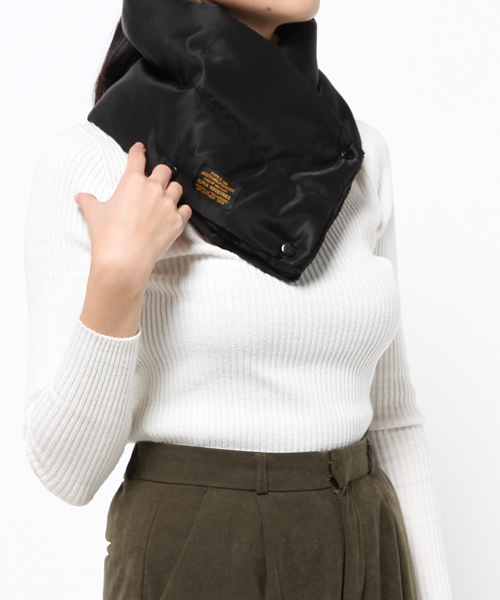 Alpha Industries(アルファインダストリーズ)の「【Ciaopanic】 <ALPHA/アルファ>別注 SPALPHAネックウォーマー(マフラー・メンズ・ホワイト/オリーブ/ブラック・FREE)」の4枚目の写真