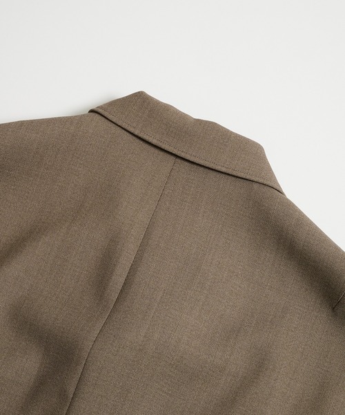 PUBLIC TOKYO（パブリックトウキョウ）の「〈セットアップ対応〉AQUA WOOLカルゼダブルジャケット /テーラードジャケット/セットアップ（セットアップ・メンズ・ダークベージュ/ダークブラウン/ダークネイビー/ヘザーチャコール・1/2）」の21枚目の写真