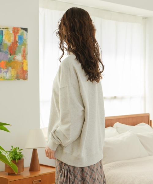 eLur（エラー）の「フラワーアニマルプリントスウェット（スウェット・レディース・イエロー/アイボリー・FREE）」の3枚目の写真