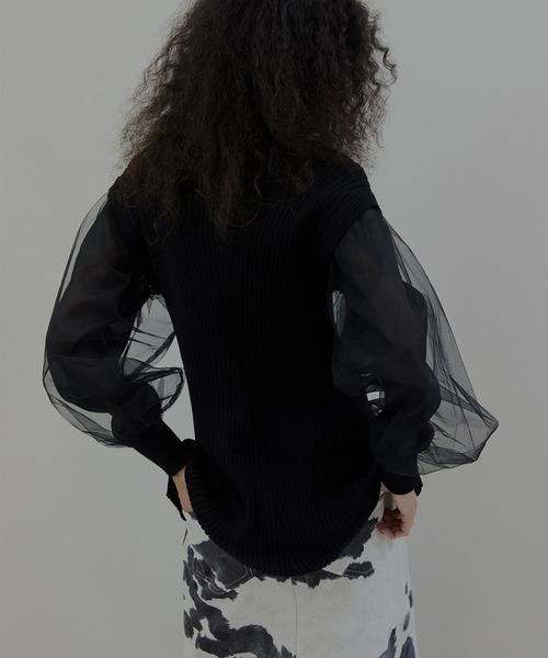 Ameri(アメリ)の「SHEER SLEEVE WAVE KNIT CARDIGAN(カーディガン/ボレロ・レディース・アイボリー/ブラック・FREE)」の5枚目の写真