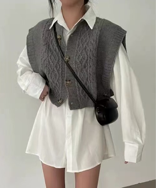 【新品同様】HYKE 黒 ニットベスト ショート丈 HYKEハイク ショートニットベスト美品