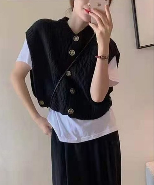 d.i.a ショート丈ベスト　黒 新作】 ショート丈の袖なしニットベスト、ファッションの新しい
