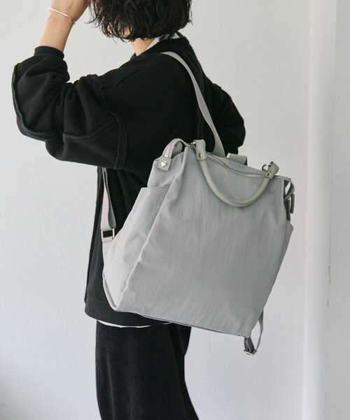 ear PAPILLONNER（イアパピヨネ）の「《撥水/A4サイズ対応/リバイバル》スクエアリュック（バックパック/リュック・レディース・ブラック/グレー・FREE）」の2枚目の写真