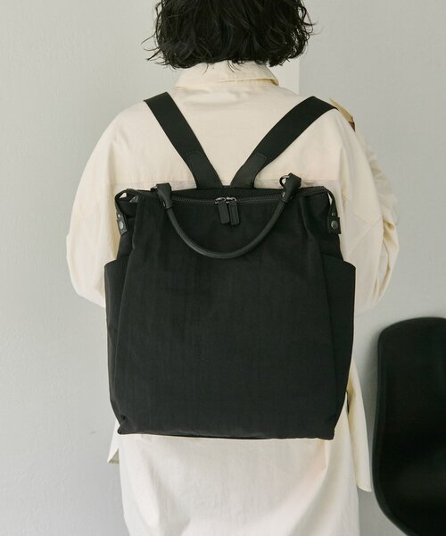 イアパピヨネ　撥水/A4サイズ対応/リバイバル」スクエアリュック 撥水/A4サイズ対応/リバイバル》スクエアリュック（バックパック