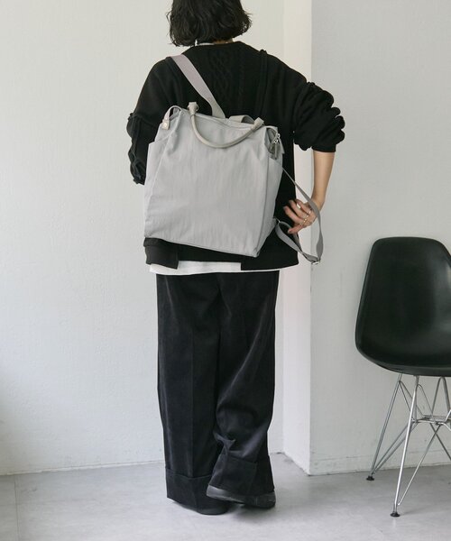 ear PAPILLONNER（イアパピヨネ）の「《撥水/A4サイズ対応/リバイバル》スクエアリュック（バックパック/リュック・レディース・ブラック/グレー・FREE）」の5枚目の写真