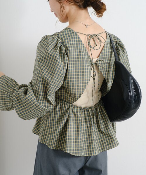 Kastane（カスタネ）の「【無地&チェック】B カットアウトペプラムブラウス（シャツ/ブラウス・レディース・アイボリー/グリーン/ブラウン・FREE）」の13枚目の写真