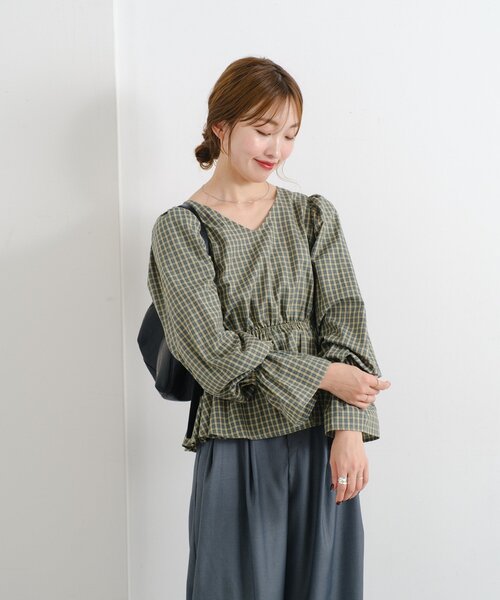 Kastane（カスタネ）の「【無地&チェック】B カットアウトペプラムブラウス（シャツ/ブラウス・レディース・アイボリー/グリーン/ブラウン・FREE）」の11枚目の写真