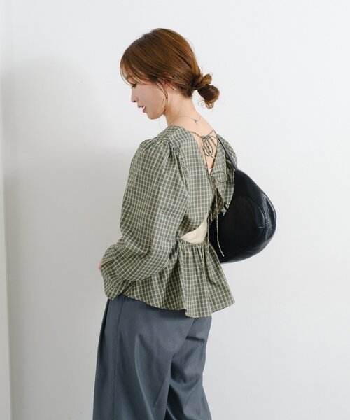 Kastane（カスタネ）の「【無地&チェック】B カットアウトペプラムブラウス（シャツ/ブラウス・レディース・アイボリー/グリーン/ブラウン・FREE）」の6枚目の写真