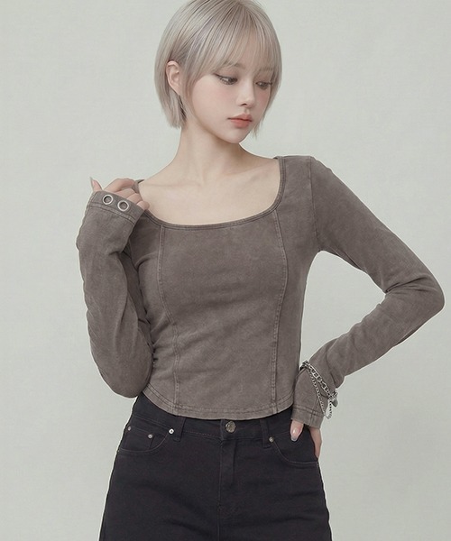 DURAS(デュラス)の「メタルパーツデザインカットソー(Tシャツ/カットソー・レディース・ピンク/ブラウン/ブラック・FREE)」の2枚目の写真