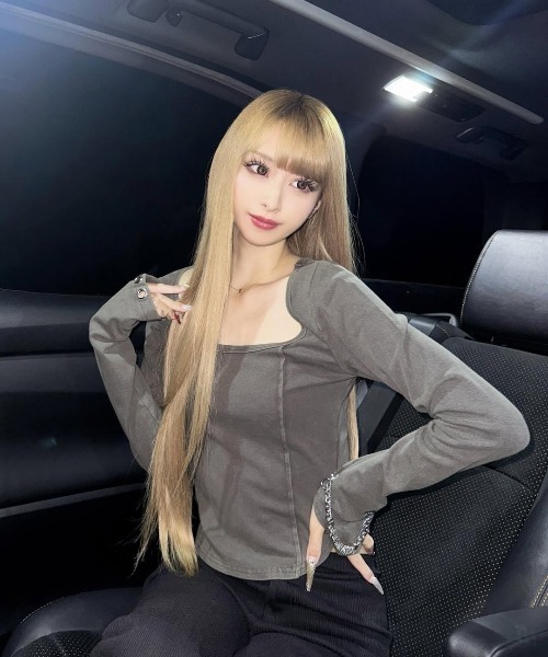 DURAS(デュラス)の「メタルパーツデザインカットソー(Tシャツ/カットソー・レディース・ピンク/ブラウン/ブラック・FREE)」の19枚目の写真