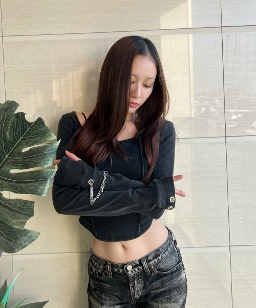 DURAS(デュラス)の「メタルパーツデザインカットソー(Tシャツ/カットソー・レディース・ピンク/ブラウン/ブラック・FREE)」の12枚目の写真