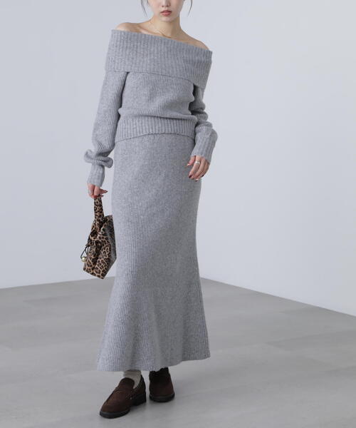 FREE'S MART（フリーズマート）の「◆オフショルニットマーメイドスカートセットアップ（ワンピース・レディース・ベージュ/ブラウン/グレー・SMALL/MEDIUM）」の2枚目の写真