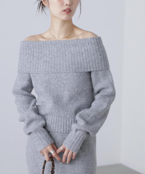 FREE'S MART（フリーズマート）の「◆オフショルニットマーメイドスカートセットアップ（ワンピース・レディース・ベージュ/ブラウン/グレー・SMALL/MEDIUM）」の4枚目の写真