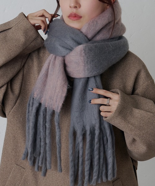 COLONY 2139(コロニートゥーワンスリーナイン)の「バイカラーメランジマフラー(マフラー・レディース・レッド/グレー・FREE)」の4枚目の写真