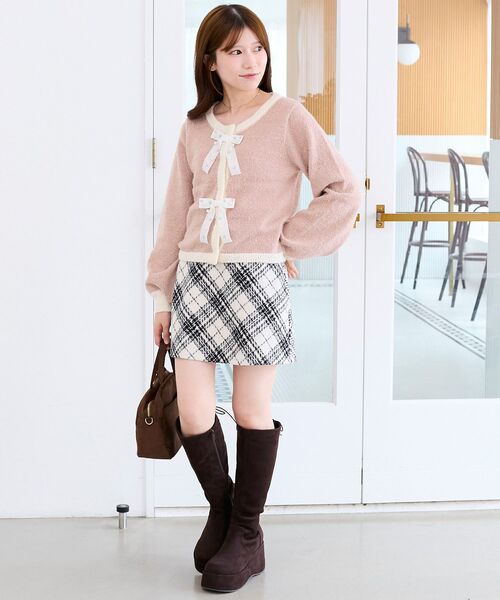 MAJESTIC LEGON(マジェスティックレゴン)の「キラキラベロアリボンカーディガン(カーディガン/ボレロ・レディース・ピンク/チャコールグレー/アイボリー・MEDIUM)」の12枚目の写真