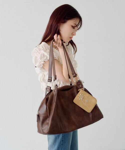 Kastane(カスタネ)の「【オンライン限定カラー】セパレートミドルBAG(トートバッグ・レディース・ブラック/ブラウン/ダークブラウン/ベージュ・FREE)」の10枚目の写真