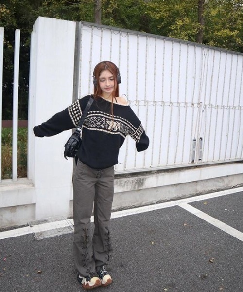 ViViDAY（ビビデー）の「ノルディック柄ニットプルオーバー（ニット/セーター・レディース・ブラック・M）」の3枚目の写真