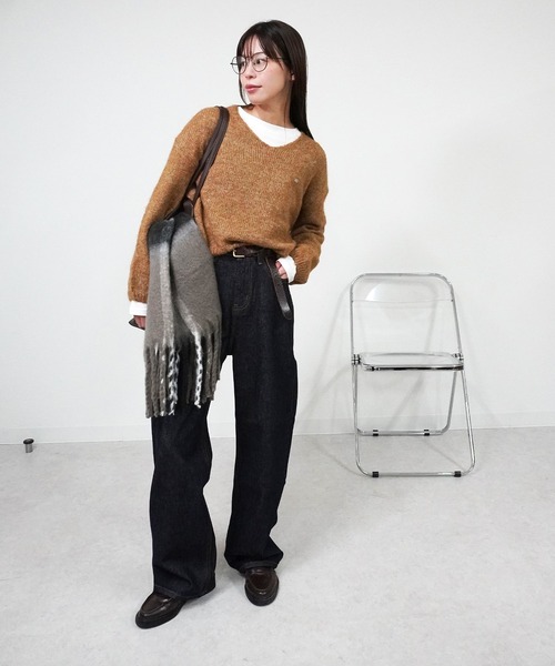 gossara(ゴサラ)の「【程よいオーバーサイズ】Vネックモヘアニット(ニット/セーター・レディース・ベージュ/ブラウン/チャコールグレー・FREE)」の9枚目の写真