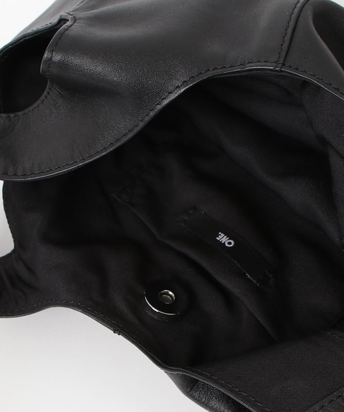 ONE.(ワンドット)の「【ONE./ワンドット】Leather 2-Way Shoulder & Hand Bag / 撥水レザー(ハンドバッグ・メンズ・ブラック・FREE)」の7枚目の写真