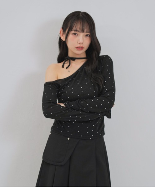 Enewd nina(エニュードニーナ)の「ドットワンオフショルダートップス(Tシャツ/カットソー・レディース・アイボリー/ブラック・FREE)」の1枚目の写真