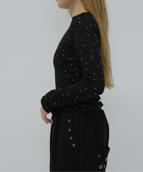 Enewd nina(エニュードニーナ)の「ドットワンオフショルダートップス(Tシャツ/カットソー・レディース・アイボリー/ブラック・FREE)」の14枚目の写真