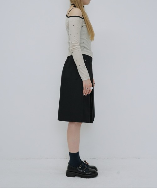 Enewd nina(エニュードニーナ)の「ドットワンオフショルダートップス(Tシャツ/カットソー・レディース・アイボリー/ブラック・FREE)」の5枚目の写真