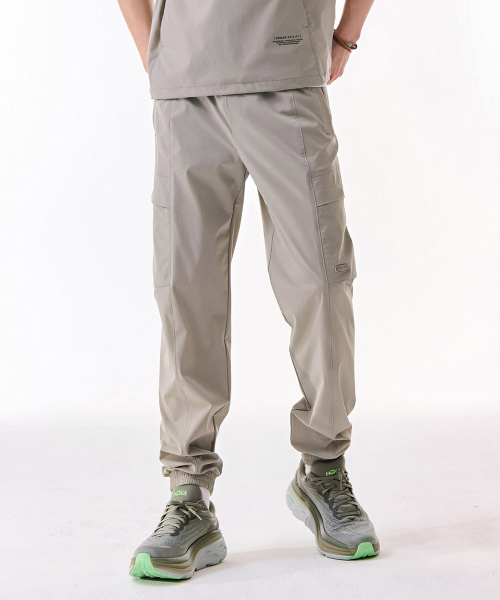 CHASECULT(チェイスカルト)の「男性ストレッチポケットジョガーパンツ-DBRK2221C0X(スウェットパンツ・メンズ・Beige・76/82/86/70)」の3枚目の写真