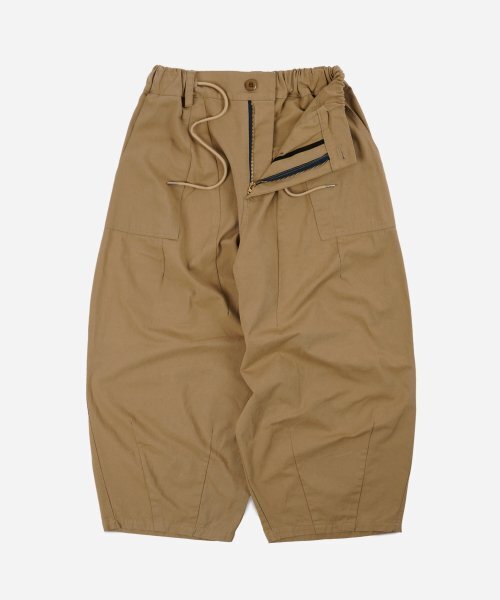FRIZMWORKS(フリズムワークス)の「TWILL BALLOON PANTS _ BEIGE(その他パンツ・メンズ・その他・MEDIUM/LARGE/X-LARGE/SMALL)」の2枚目の写真