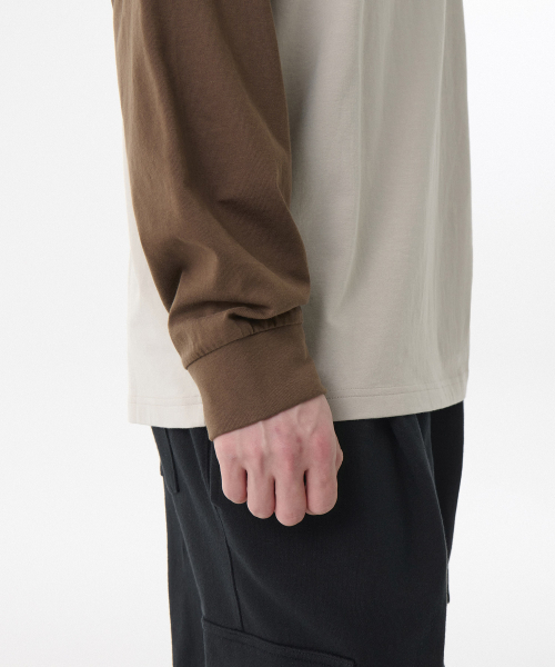 MUSINSA STANDARD（ムシンサスタンダード）の「リラックスドリップカフスラグラン長袖Tシャツ[マッシュルーム/ブラウン]（Tシャツ/カットソー・メンズ・その他・LARGE/X-LARGE/XX-LARGE/MEDIUM/SMALL/XXX-LARGE）」の4枚目の写真